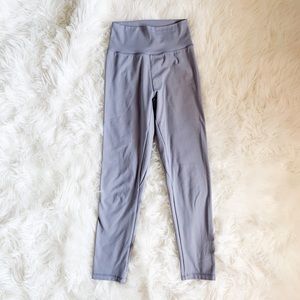 Ptula - The Taylor “Stay True” leggings.